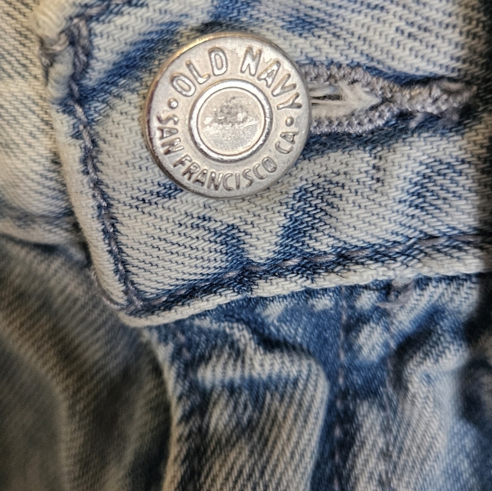 Old Navy Light Wash Blue Denim Jeans - Faded Indigo Detail - Picture 7 of 12